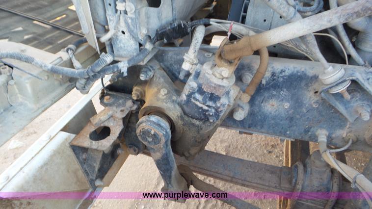 image for item J1334 2003 Mack CH613 semi truck