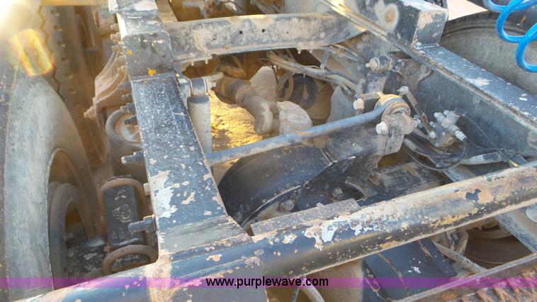 image for item J1334 2003 Mack CH613 semi truck