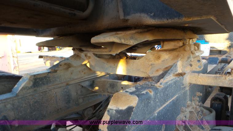 image for item J1334 2003 Mack CH613 semi truck