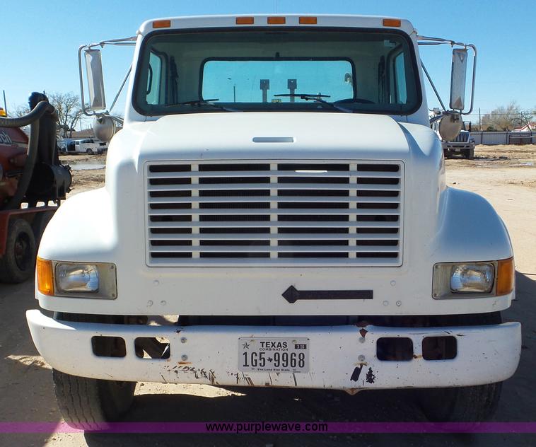 image for item J1335 1998 International 4700 flatbed truck