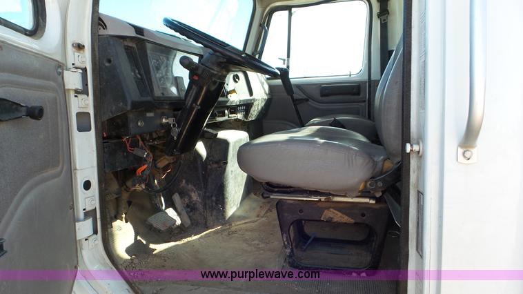 image for item J1335 1998 International 4700 flatbed truck