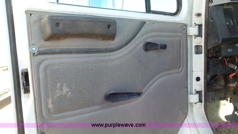 image for item J1335 1998 International 4700 flatbed truck