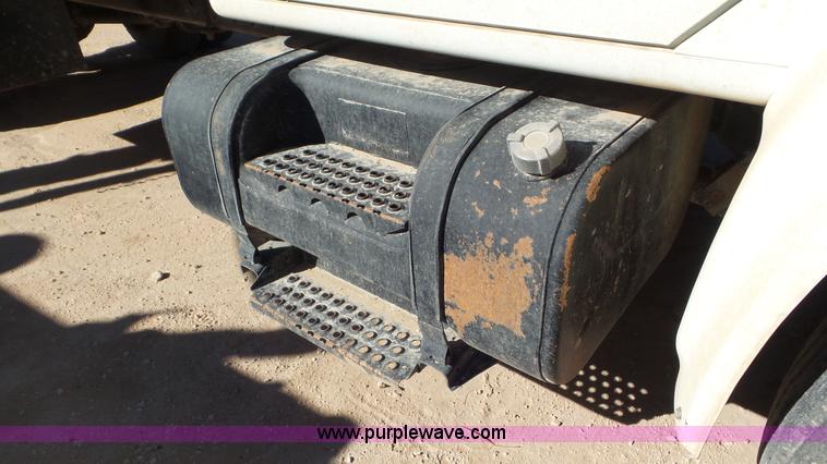 image for item J1335 1998 International 4700 flatbed truck