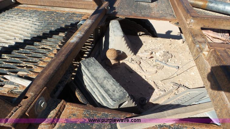 image for item J1335 1998 International 4700 flatbed truck