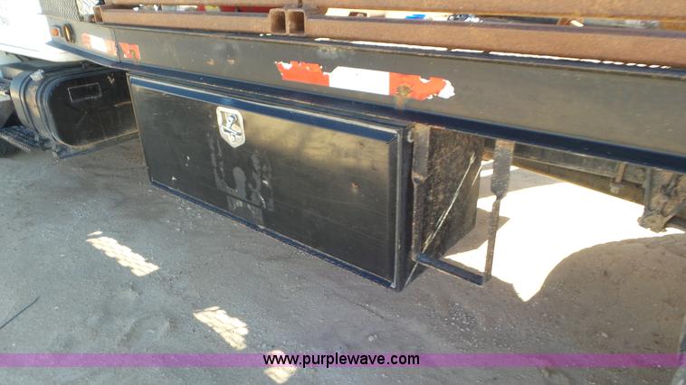 image for item J1335 1998 International 4700 flatbed truck