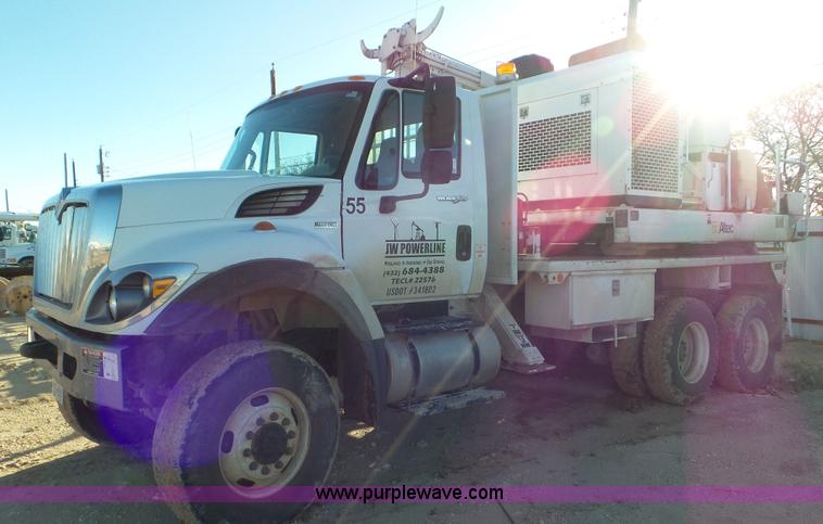image for item J1336 2013 International WorkStar 7400 pressure digger truck