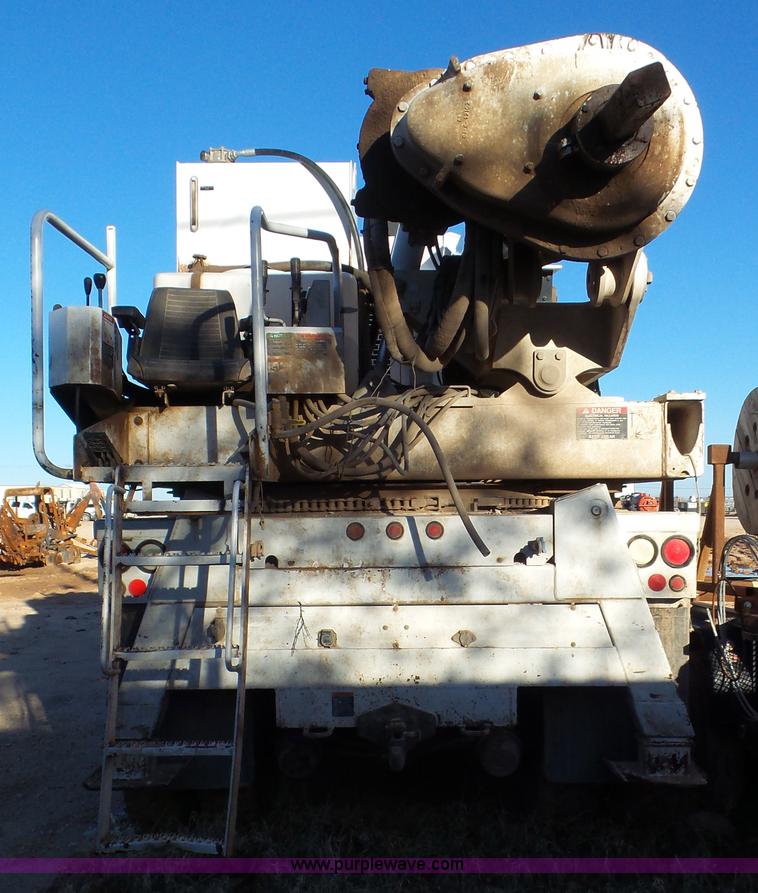 image for item J1336 2013 International WorkStar 7400 pressure digger truck