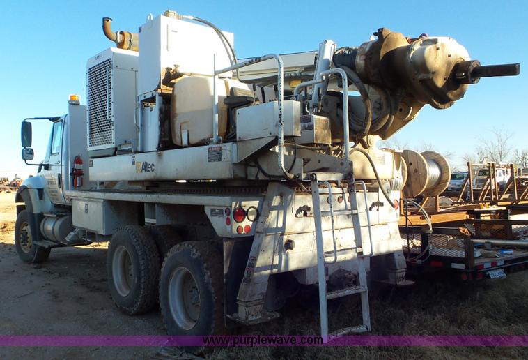 image for item J1336 2013 International WorkStar 7400 pressure digger truck