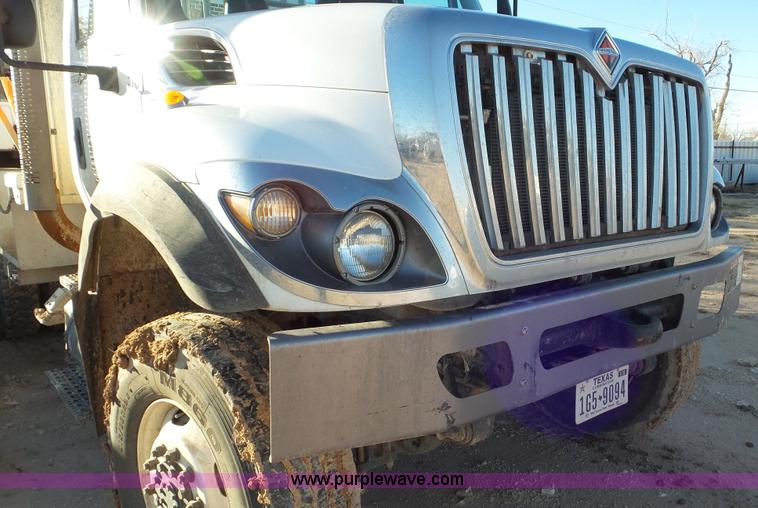 image for item J1336 2013 International WorkStar 7400 pressure digger truck