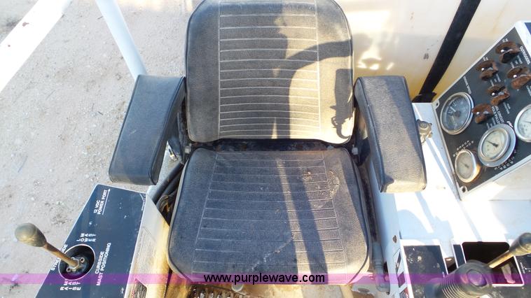 image for item J1336 2013 International WorkStar 7400 pressure digger truck