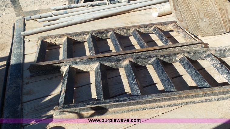 image for item J1339 2014 Big Tex 70SP-12A utility trailer