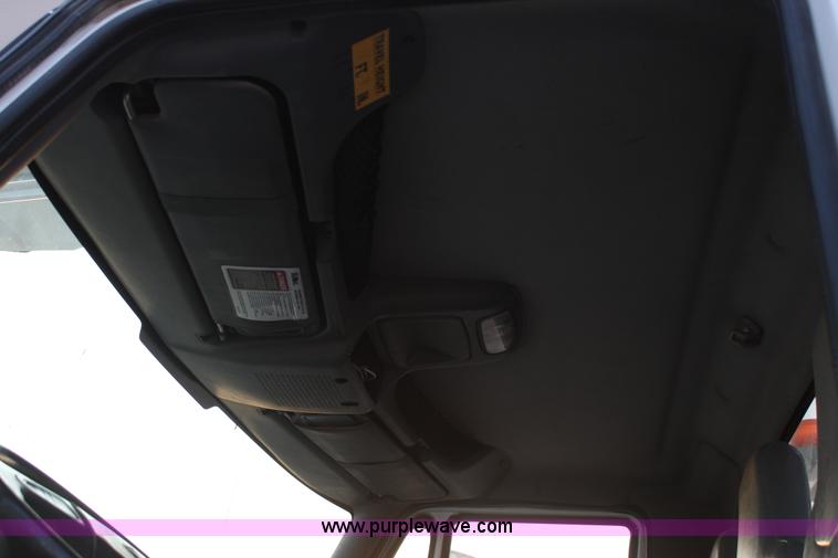 image for item J1340 2003 International Dura Star 4400 bucket truck