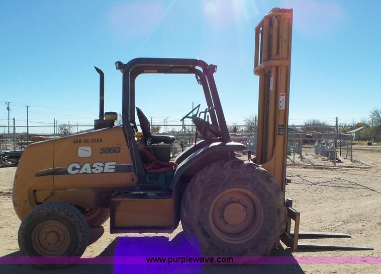image for item J8404 2005 Case 586G forklift