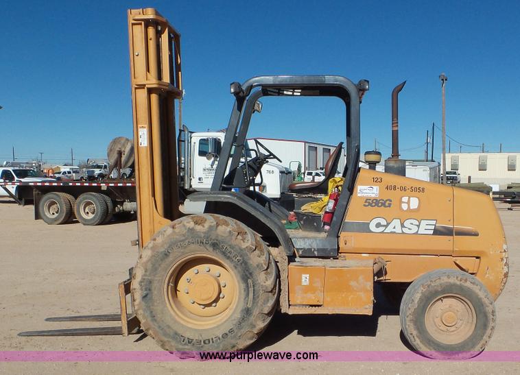 image for item J8404 2005 Case 586G forklift