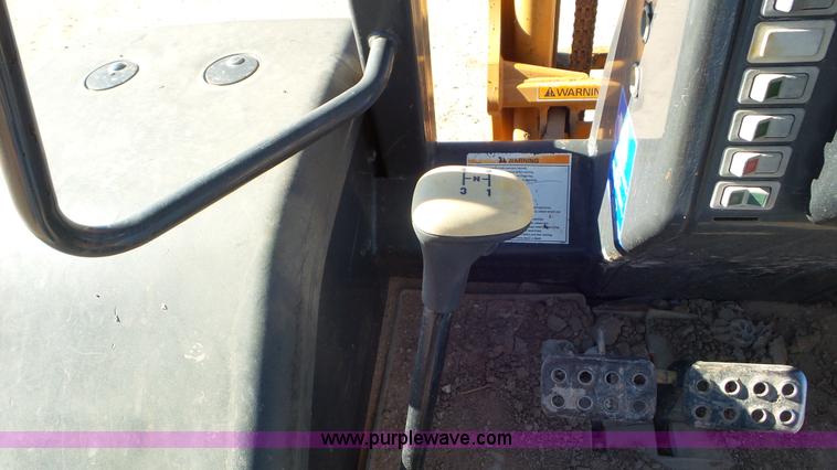 image for item J8404 2005 Case 586G forklift