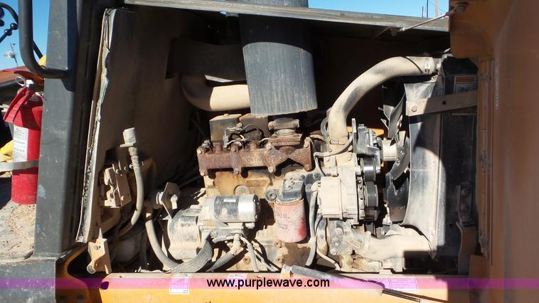 image for item J8404 2005 Case 586G forklift