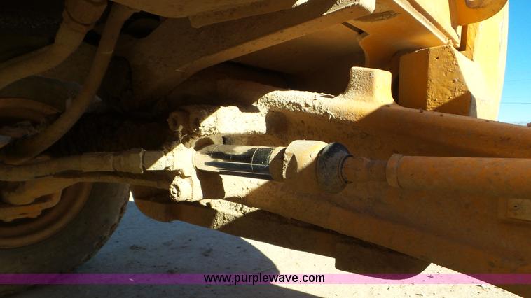 image for item J8404 2005 Case 586G forklift