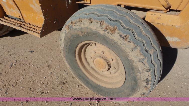 image for item J8404 2005 Case 586G forklift