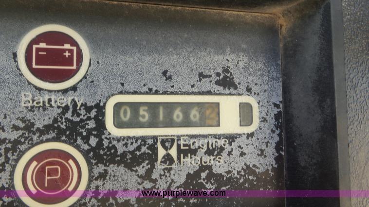 image for item J8404 2005 Case 586G forklift