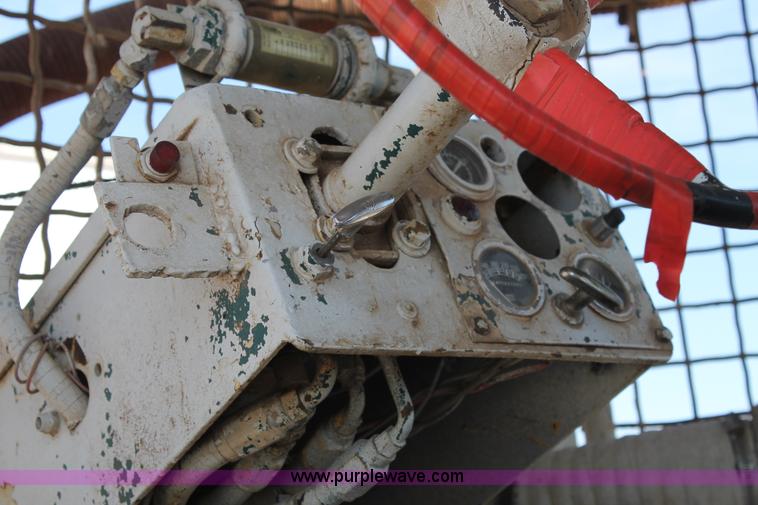 image for item L4462 Mudd Buggy digger derrick
