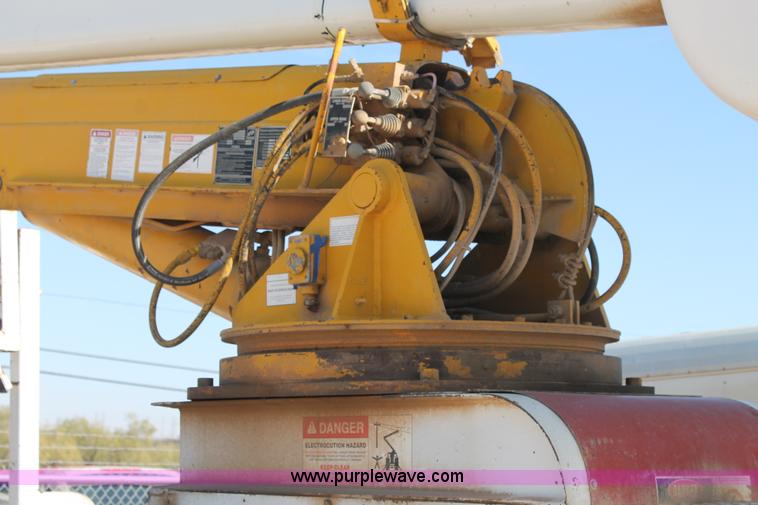 image for item L4463 Mudd Buggy 5F1-48PB1 boom lift