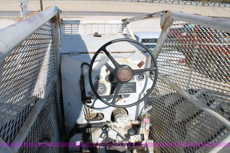 image for item L4463 Mudd Buggy 5F1-48PB1 boom lift