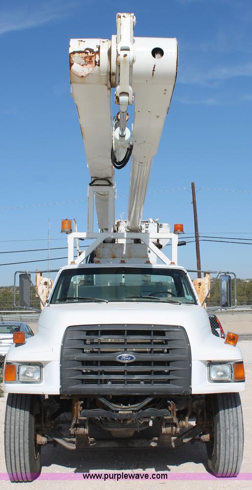 image for item L4464 1998 Ford FT900 bucket truck