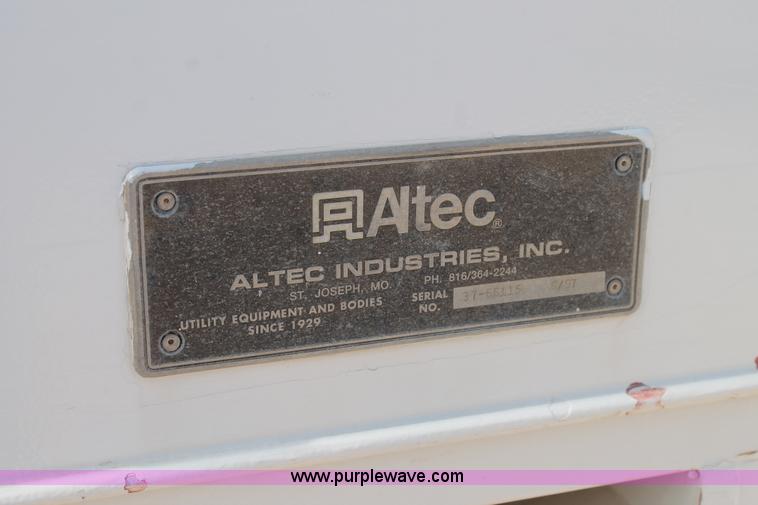 image for item L4464 1998 Ford FT900 bucket truck