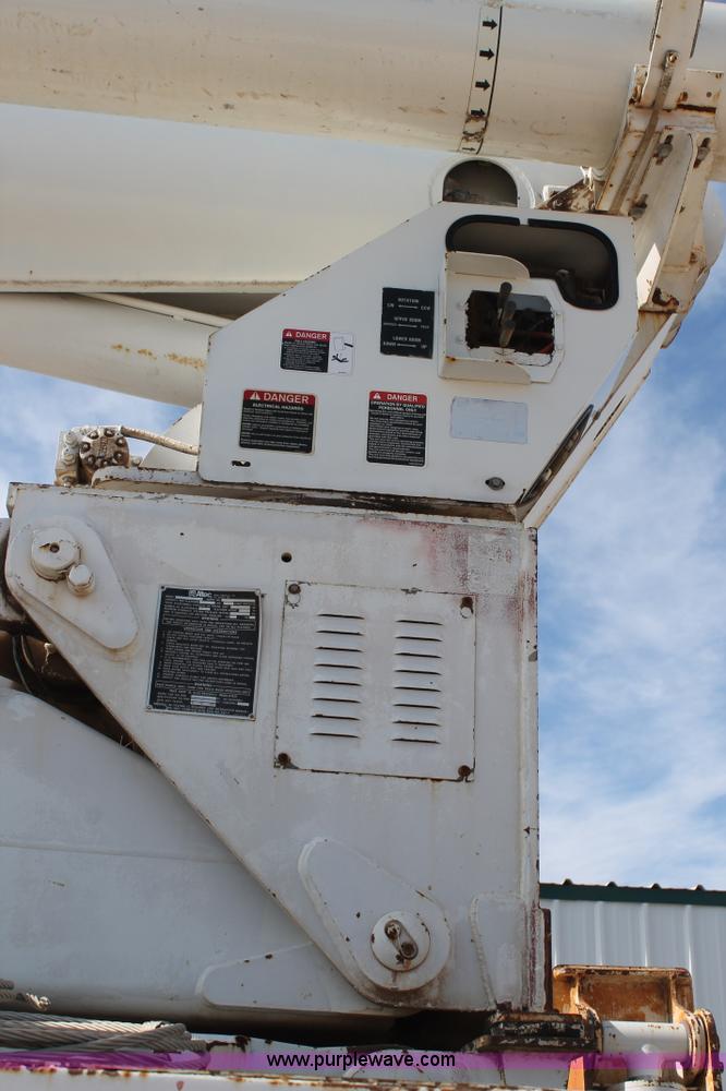 image for item L4464 1998 Ford FT900 bucket truck