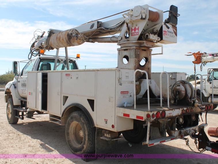 image for item L4466 2005 Ford F750 Super Duty bucket truck