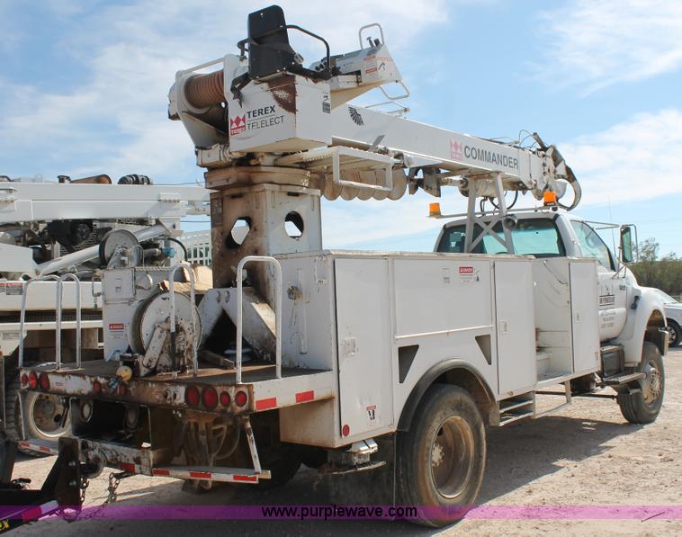 image for item L4466 2005 Ford F750 Super Duty bucket truck