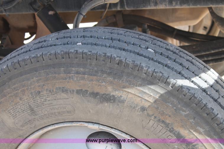 image for item L4466 2005 Ford F750 Super Duty bucket truck