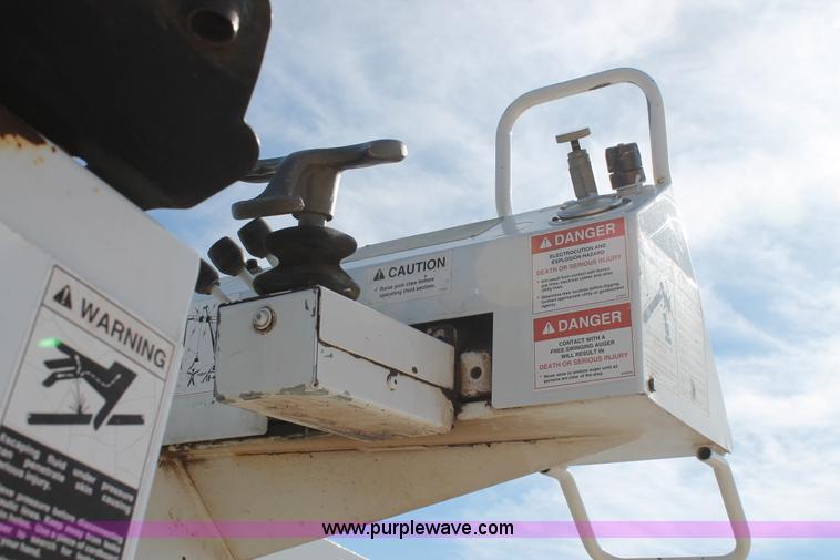 image for item L4466 2005 Ford F750 Super Duty bucket truck