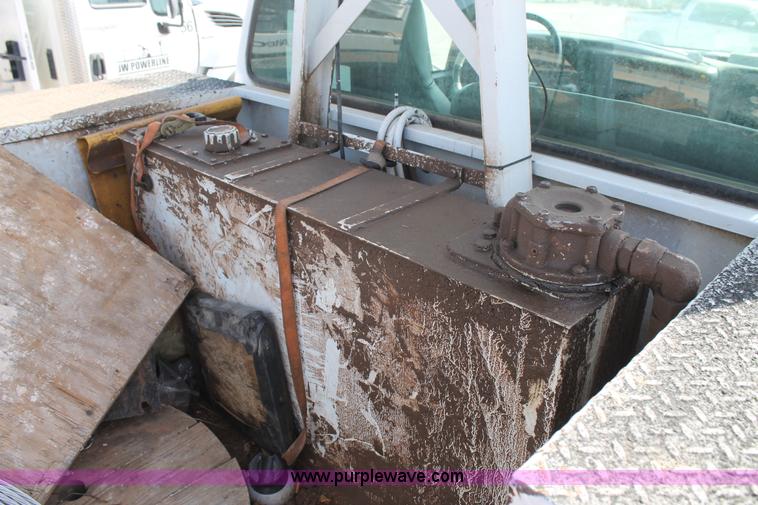 image for item L4466 2005 Ford F750 Super Duty bucket truck