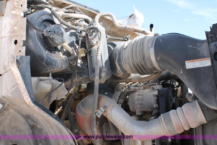 image for item L4466 2005 Ford F750 Super Duty bucket truck