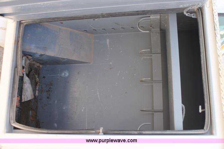 image for item L4466 2005 Ford F750 Super Duty bucket truck