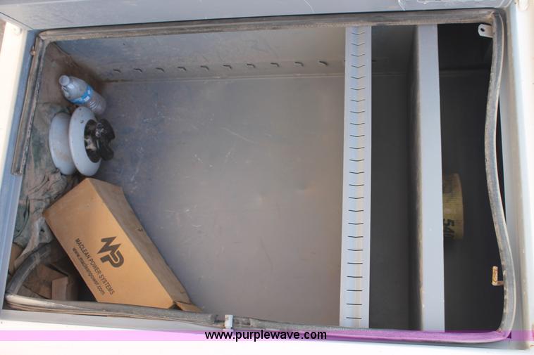 image for item L4466 2005 Ford F750 Super Duty bucket truck