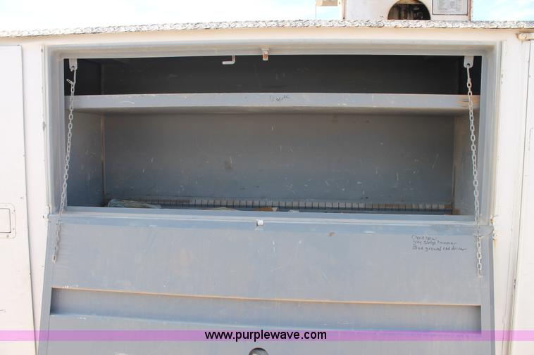 image for item L4466 2005 Ford F750 Super Duty bucket truck