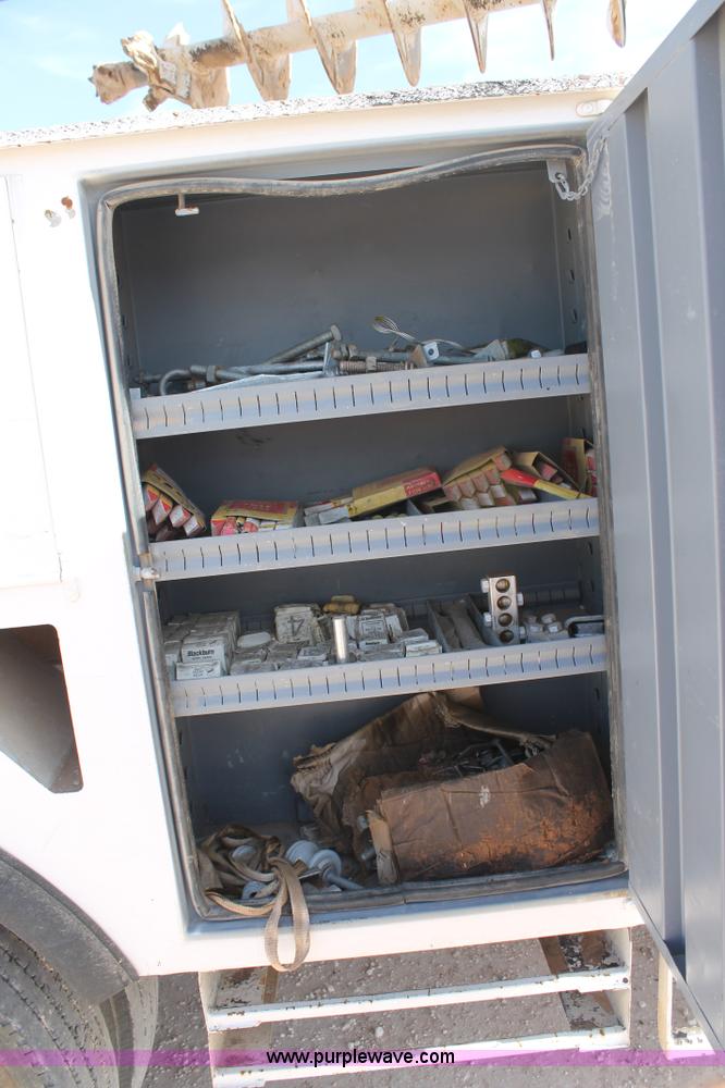 image for item L4466 2005 Ford F750 Super Duty bucket truck