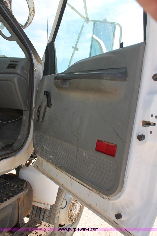 image for item L4466 2005 Ford F750 Super Duty bucket truck