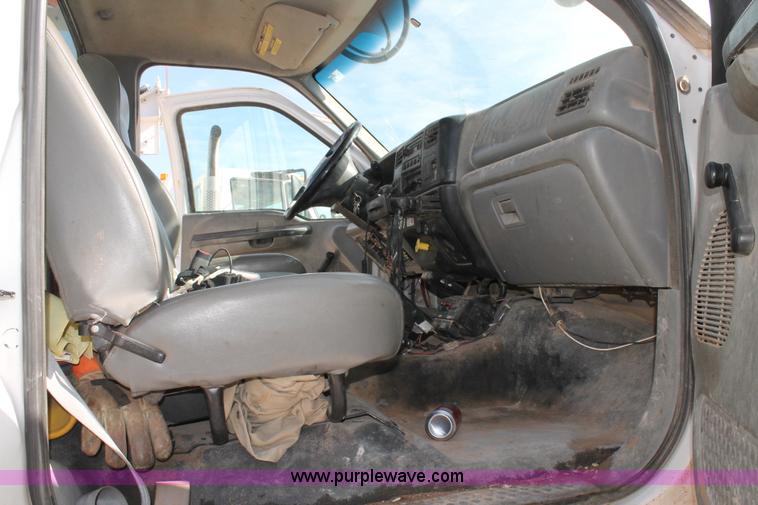 image for item L4466 2005 Ford F750 Super Duty bucket truck
