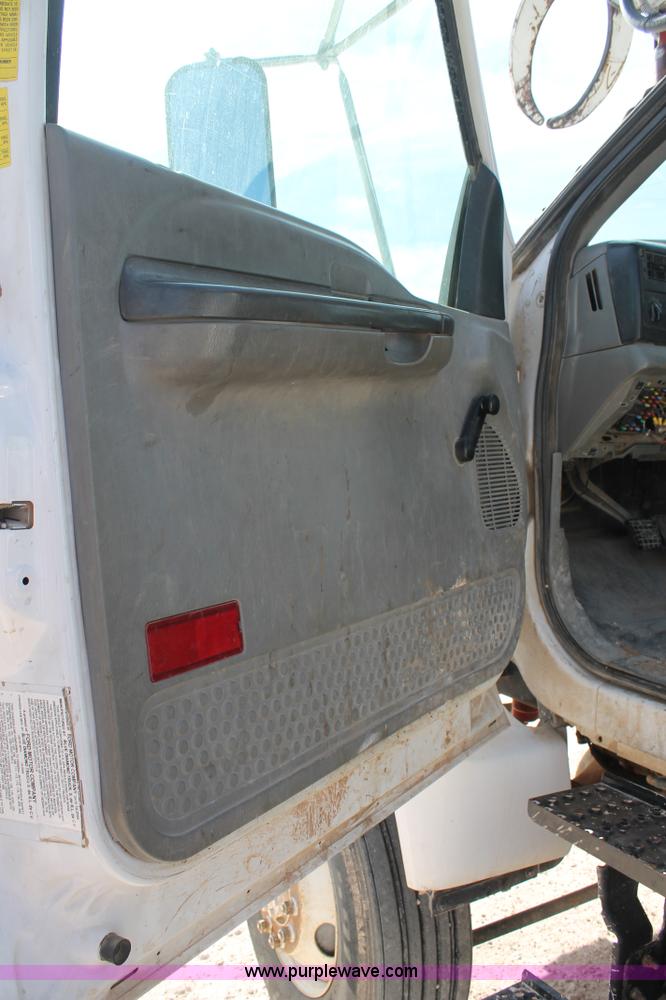 image for item L4466 2005 Ford F750 Super Duty bucket truck