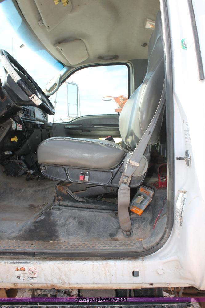 image for item L4466 2005 Ford F750 Super Duty bucket truck