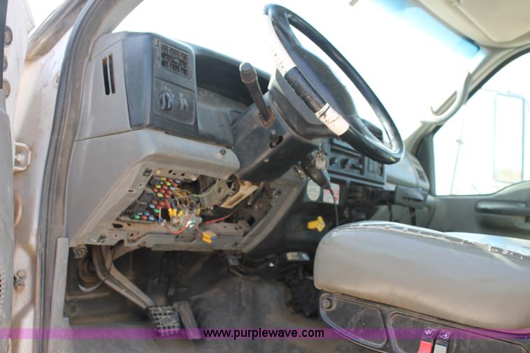 image for item L4466 2005 Ford F750 Super Duty bucket truck