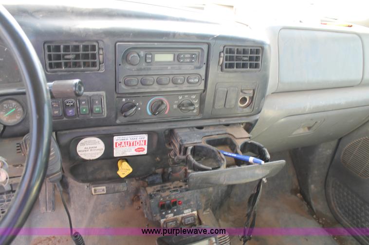 image for item L4466 2005 Ford F750 Super Duty bucket truck