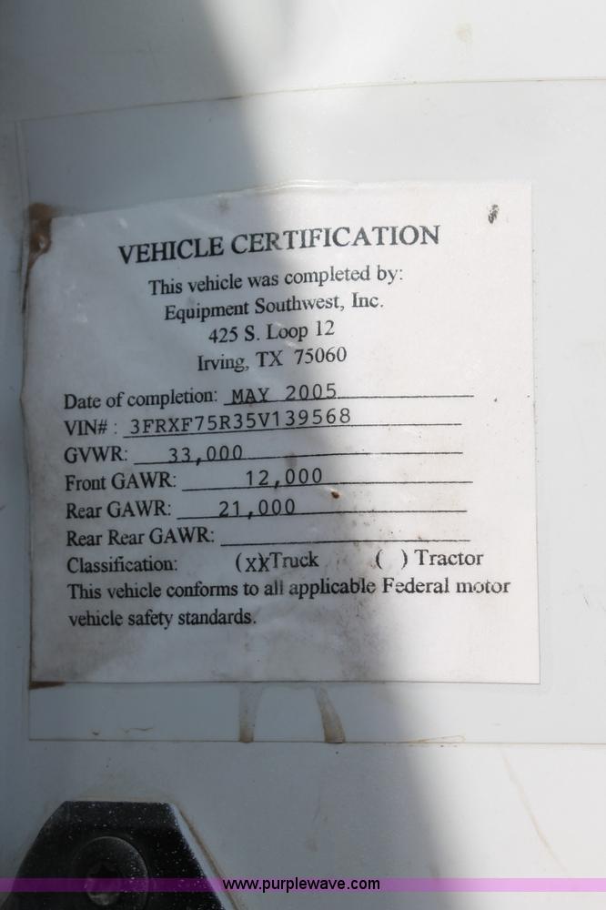 image for item L4466 2005 Ford F750 Super Duty bucket truck