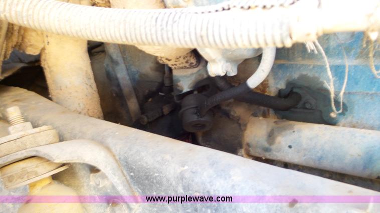 image for item L4478 2001 International 4900 digger derrick truck