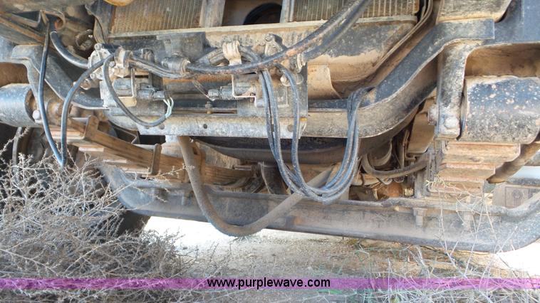 image for item L4478 2001 International 4900 digger derrick truck