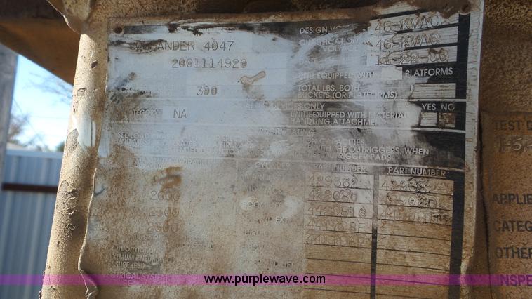 image for item L4478 2001 International 4900 digger derrick truck