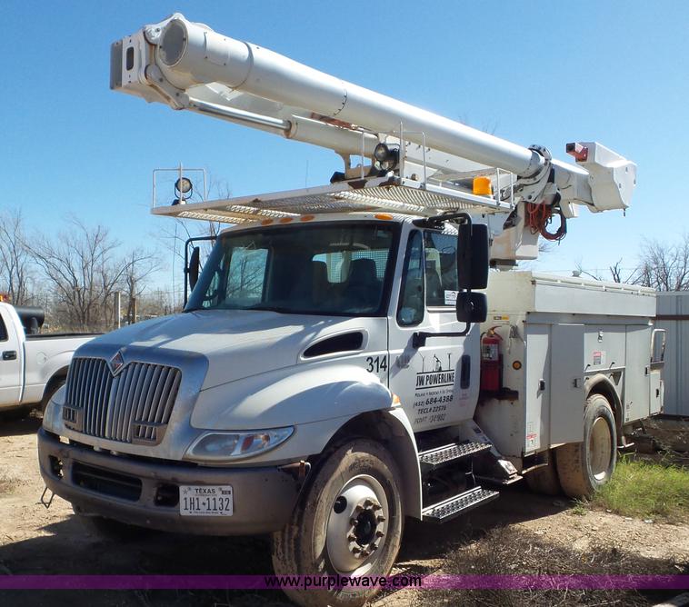 image for item L4479 2007 International 4300 bucket truck